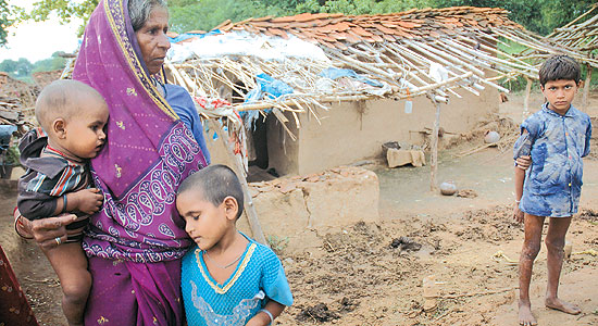 http://cms.outlookindia.com/images/articles/outlookindia/2009/10/5/bundelkhand_farmer_20091005.jpg